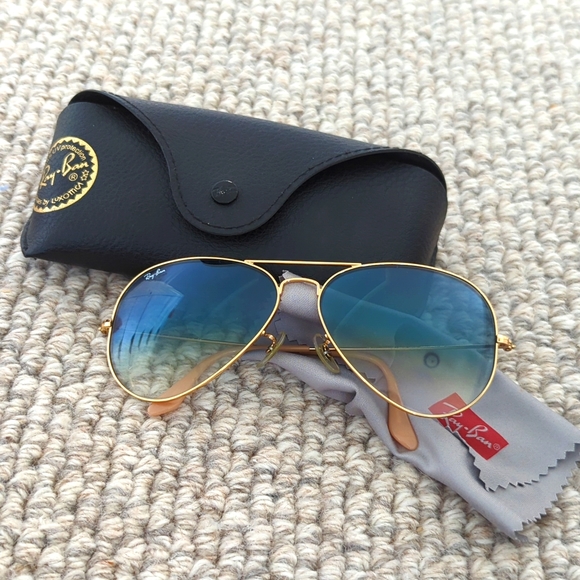 Ray-Ban Accessories - Ray-Ban Aviator Sunglasses 😎